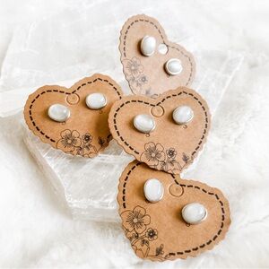 ✨Moonstone Earrings✨